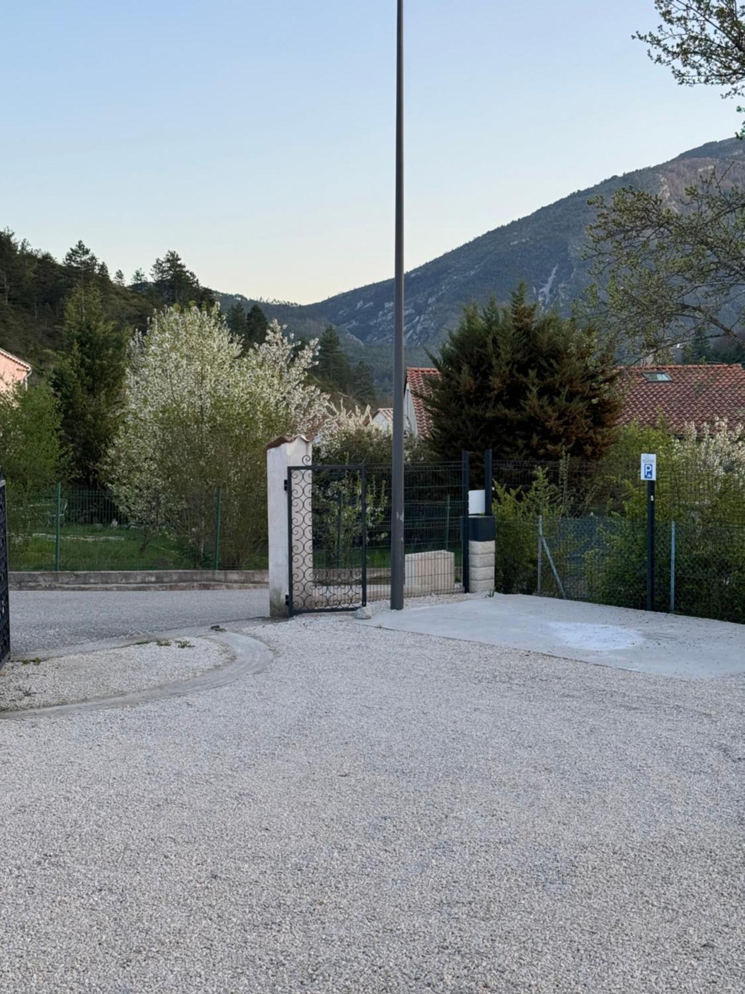 Bnb Castellane Chambre D'Hotes B&B Dış mekan fotoğraf