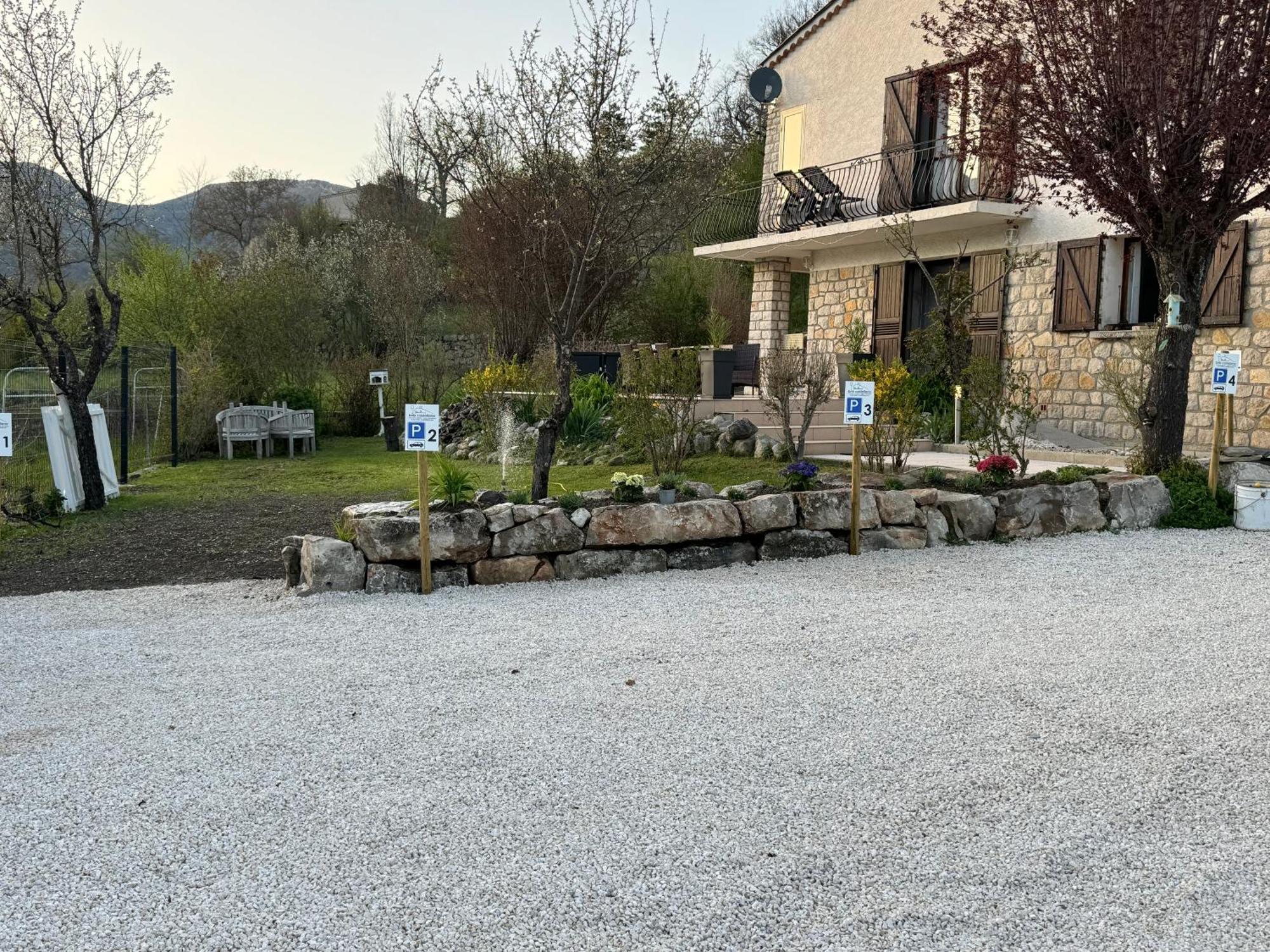 Bnb Castellane Chambre D'Hotes B&B Dış mekan fotoğraf
